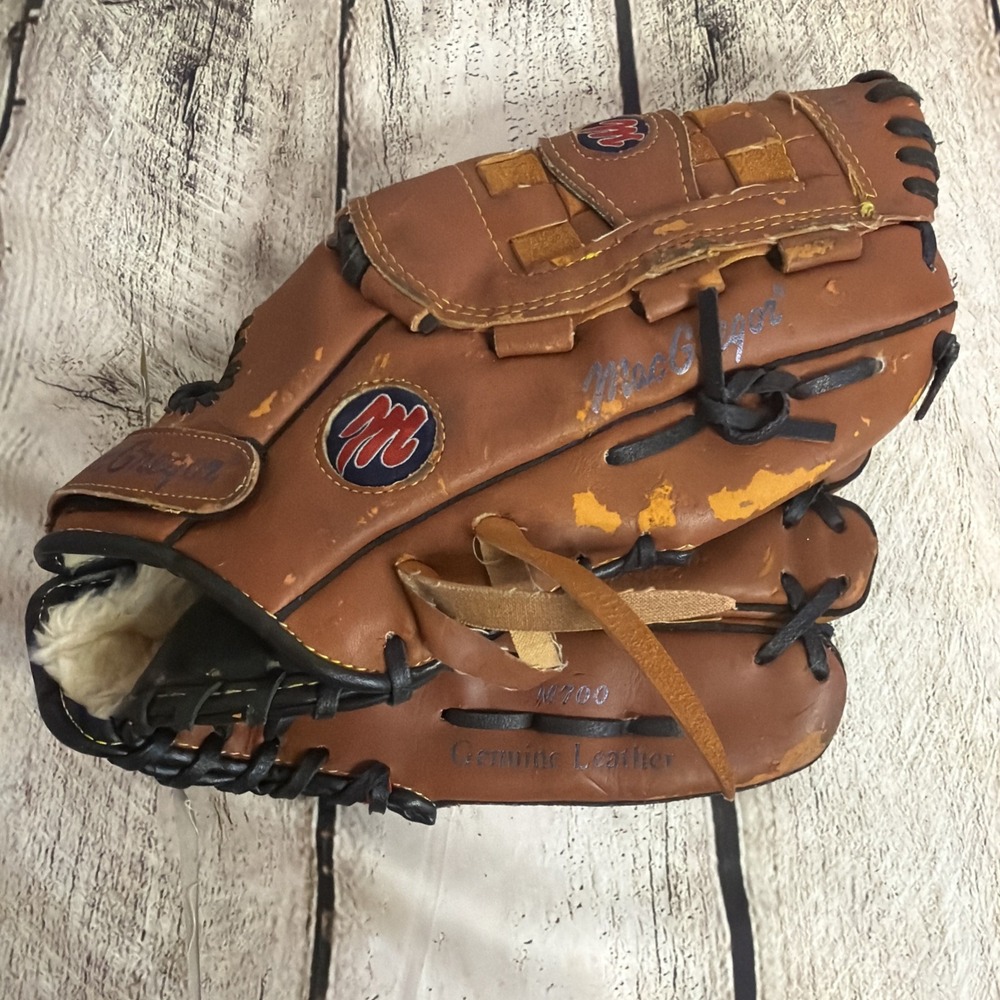 MacGregor M700 Genuine Leather 95620 12.5  Inches Fits Left Hand. Rh Throw